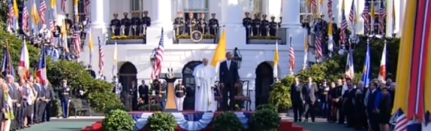 Pope Francis w Pres Obama on White House Lawn